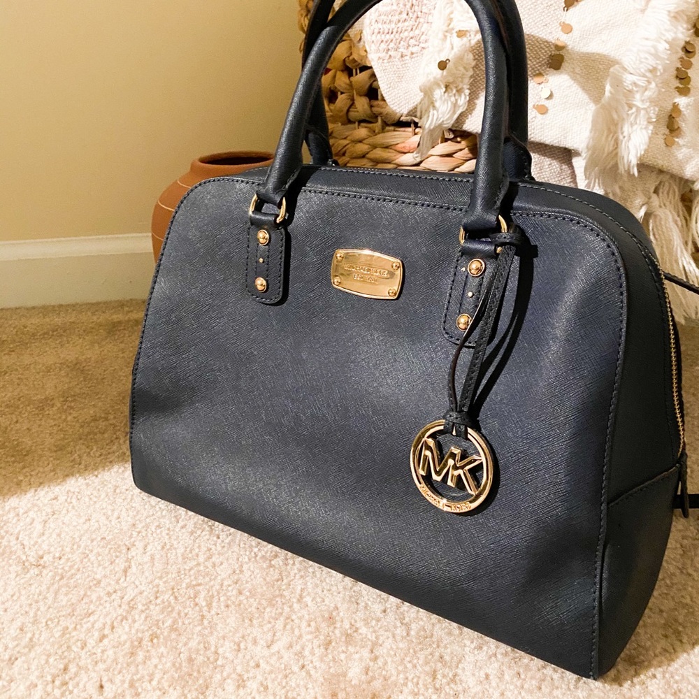 Authentic Michael Kors Cindy Dome Satchel